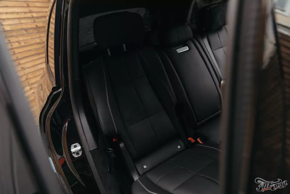 Окрас деталей Mercedes GLS после некачественных работ, оклейка полиуретаном, окрас дисков и суппортов, антихром, комплекс детейлинг-услуг